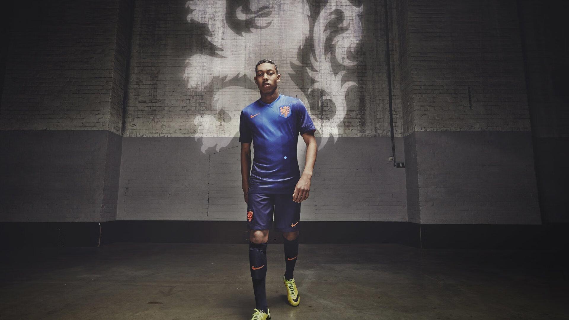 中国体彩：上海海港2025赛季阵容革新，8人离队6人加盟引热议，防守核心去留成成败关键